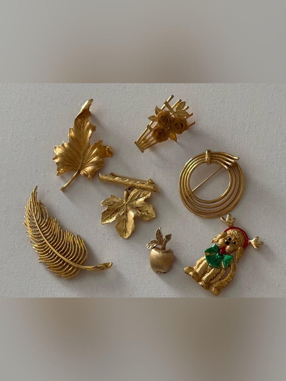 Vintage Gold-Tone Leaf & Novelty Brooch Lot of 7 /Monet Avon Unsigned